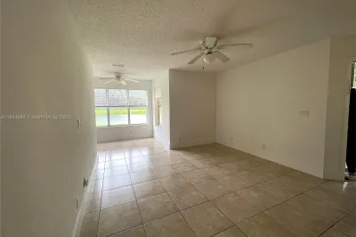 3330 N Pinewalk Dr N #1618 1