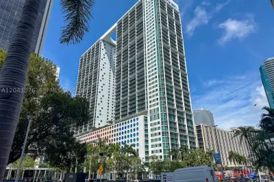500 Brickell Ave #1407 1