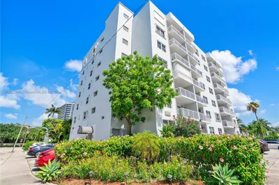 720 Orton Ave #301 1