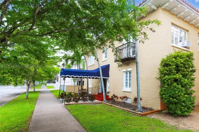124 Mendoza Ave #1A 1