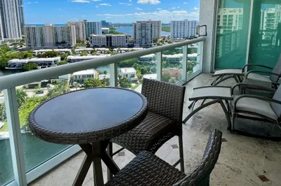 16500 Collins Avenue #2052 1