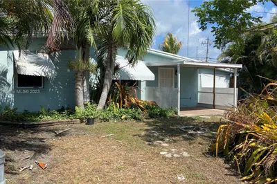 3820 SW 47th Ave 1