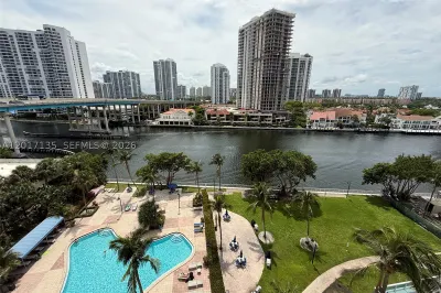 19390 Collins Ave #907 1
