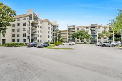 6190 Woodlands Boulevard #513 1