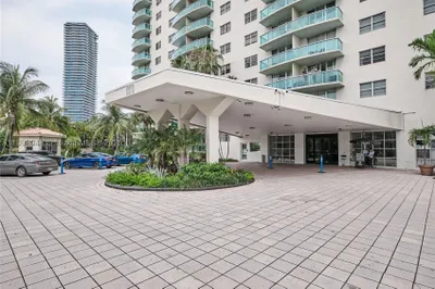 19370 Collins Ave #407 1