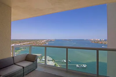 2650 Lake Shore Drive #2203 1