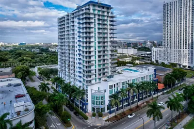 275 NE 18th St 1