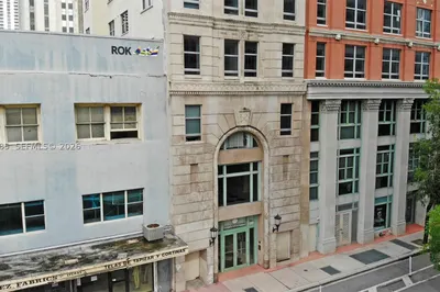 111 E Flagler St #902 1