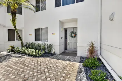 9200 NW 9th Court 1