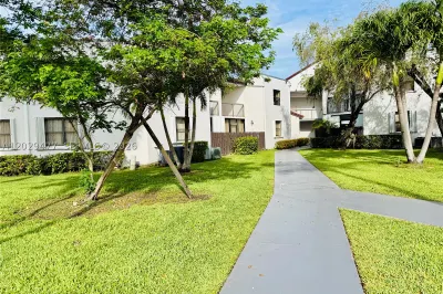 9429 Fontainebleau Blvd #201-33 1