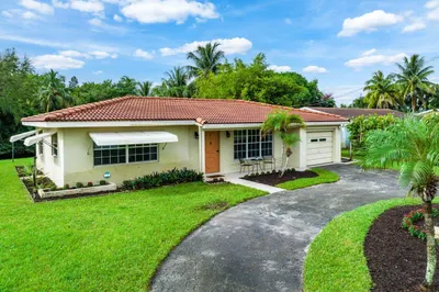 16 Velaire Drive 1