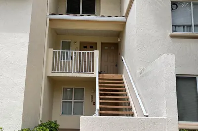 22303 Glenmoor Drive 1