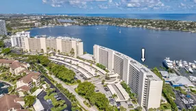 Just Listed | 122 Lakeshore Drive #Ph34