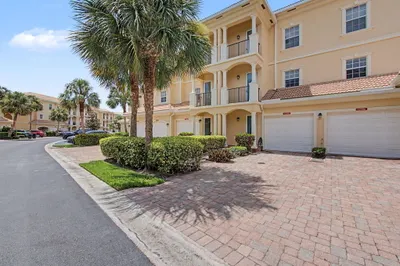 12590 SE Old Cypress Drive 1
