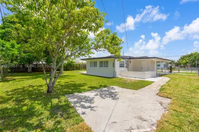 19425 NW 39th Ave 1