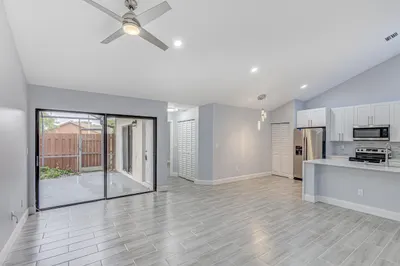 1240 SUMMIT PLACE Circle #D 1