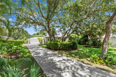 3641 SE Silver Court 1