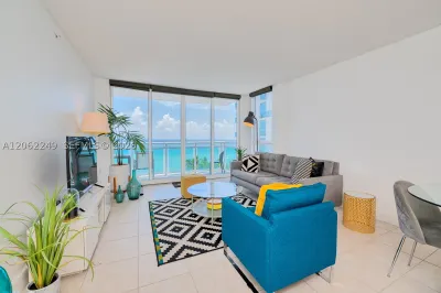 6917 Collins Ave #815 1