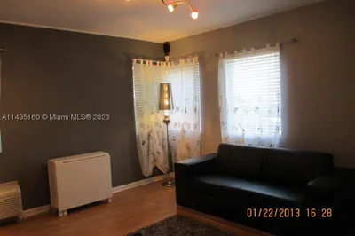 1027 Euclid Ave #8 1