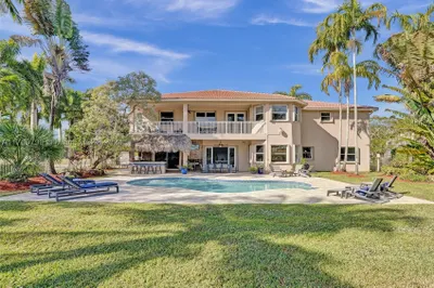 900 Tradewinds Bend 1