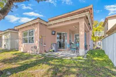 3736 NE 9 Ct 1