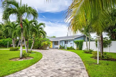 1034 Coral Drive 1