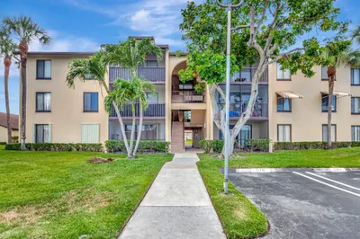 629 Sea Pine Way #G2 1