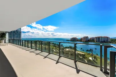 800 S Pointe Dr #1104 1