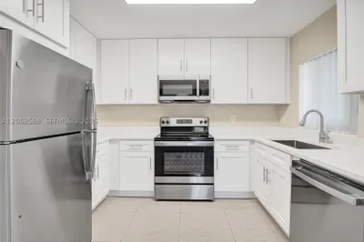 920 SW 28th St 1-2 1