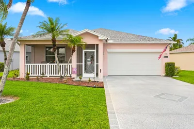 513 NW Cortina Lane 1