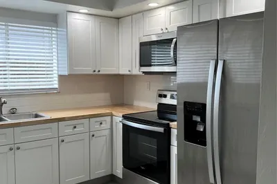 610 NE 29TH Drive #4 1