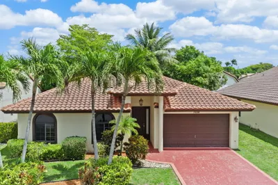 7039 Golf Pointe Circle 1