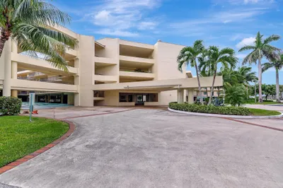 221 NE Plantation Road #406 1