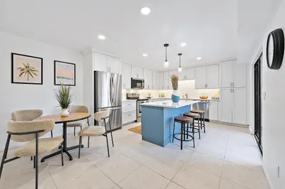 1420 Ocean Way 30c-8