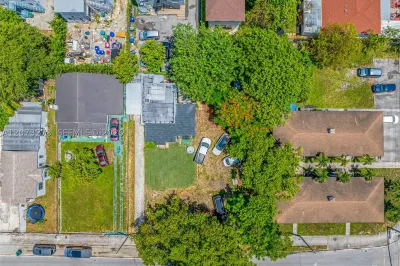 2900 NW 10th Ave 1