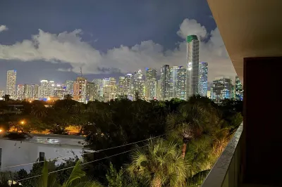 2200 Brickell Ave #319 1