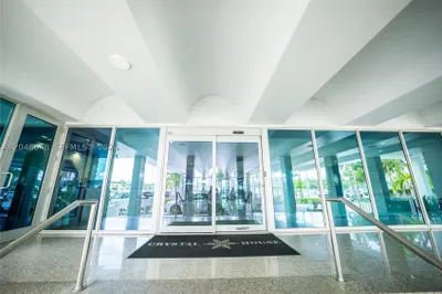 5055 Collins Ave #14H 1