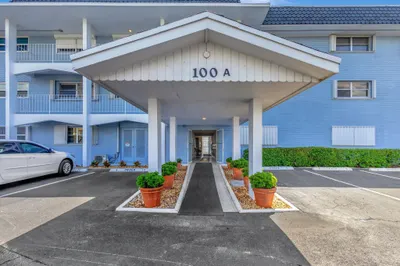 100 Shore Court #304 1