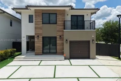 1183 NW 2nd St 1