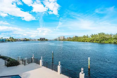 871 NE 35th Street 1