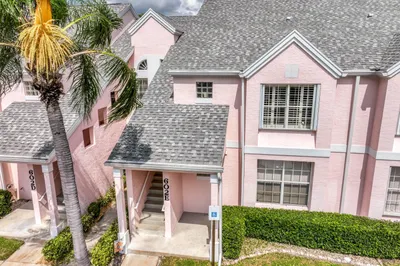 602 Muirfield Court #602E 1