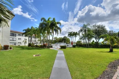 4200 CRYSTAL LAKE Drive #212 1