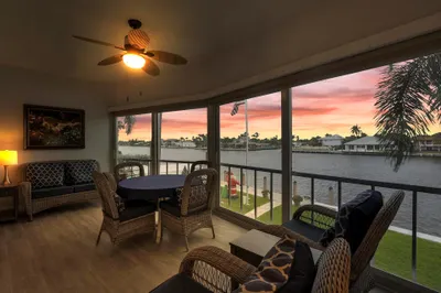 711 N Riverside Drive #204 1