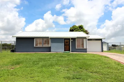 1815 SE Wexford Court 1