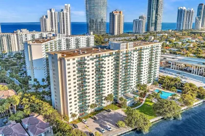 19390 Collins Ave #908 1