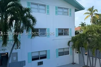 421 NE 68th St #8 1