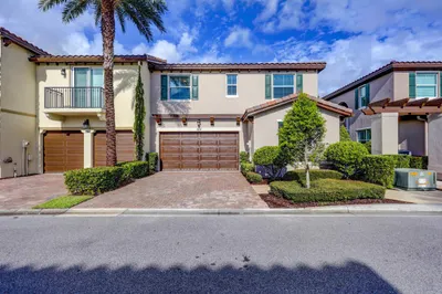 122 Diamante Way 1