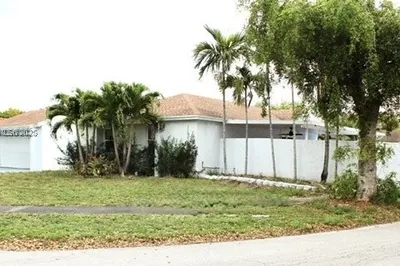 19425 NW 62nd Ct 1