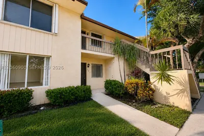 6585 Somerset Dr #103 1