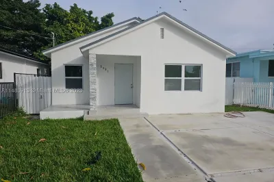 2351 NW 57th St 1